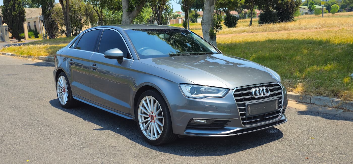 2015 Audi A3 1.8T FSI SE Stronic Sedan thumbnail 2