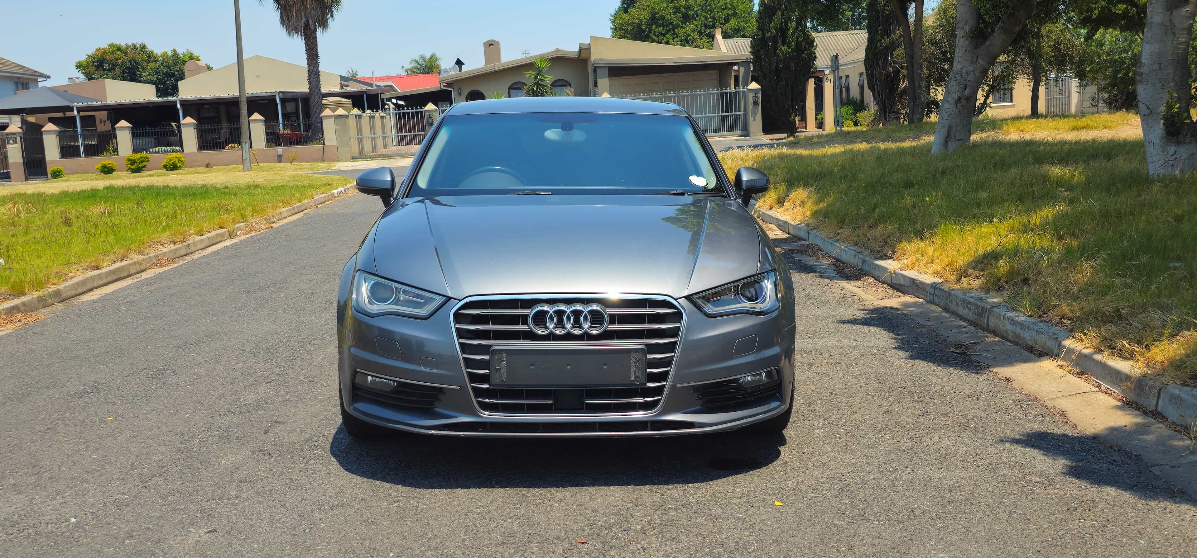 2015 Audi A3 1.8T FSI SE Stronic Sedan thumbnail 3