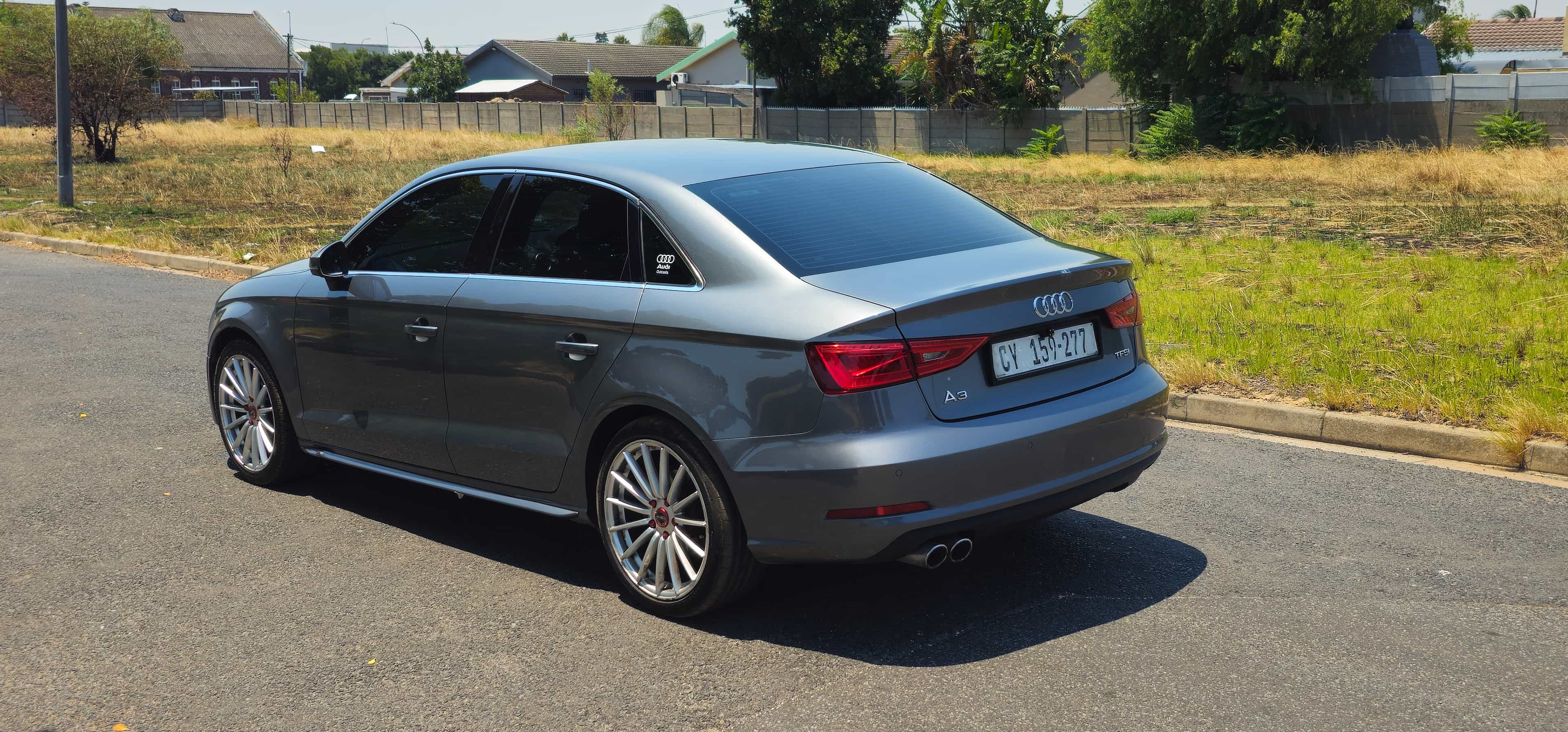 2015 Audi A3 1.8T FSI SE Stronic Sedan thumbnail 4