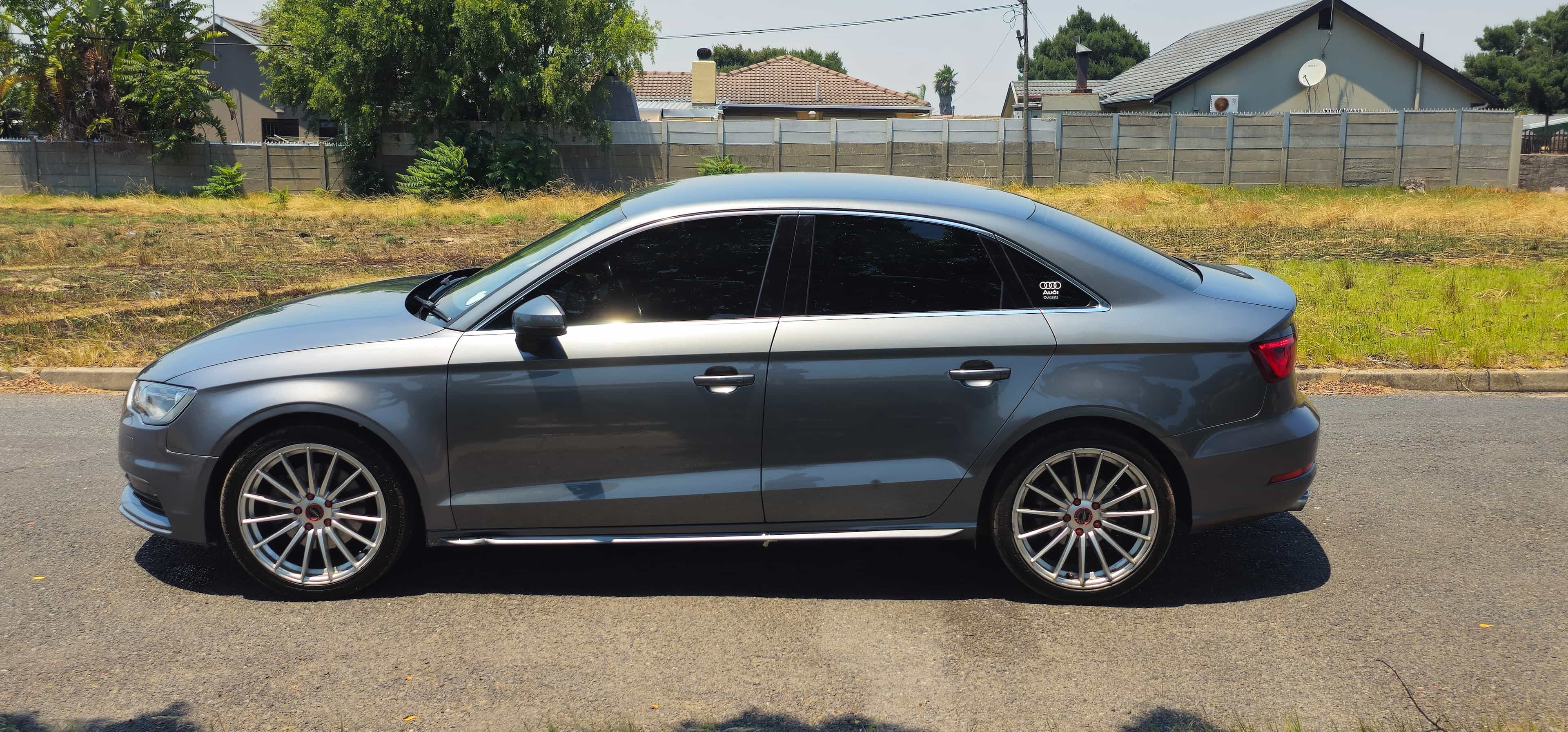 2015 Audi A3 1.8T FSI SE Stronic Sedan thumbnail 7