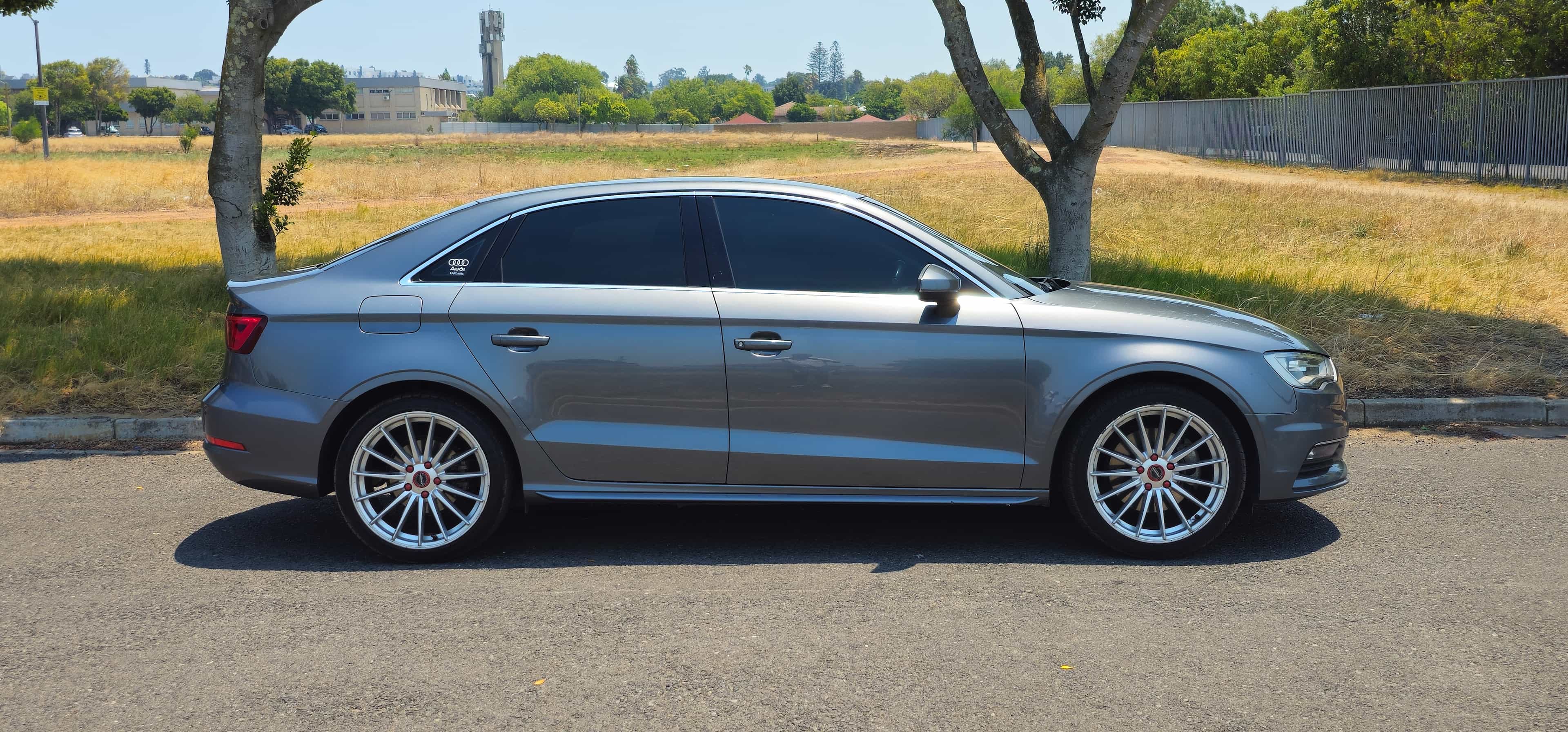2015 Audi A3 1.8T FSI SE Stronic Sedan thumbnail 8