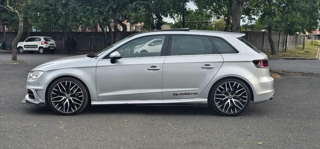 2014 Audi S3 S Tronic Sportback Quattro thumbnail 3