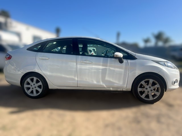 2012 Ford Fiesta Sedan 1.6TDCi Ambiente thumbnail 6