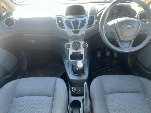 2012 Ford Fiesta Sedan 1.6TDCi Ambiente thumbnail 8