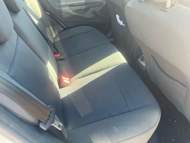 2012 Ford Fiesta Sedan 1.6TDCi Ambiente thumbnail 9
