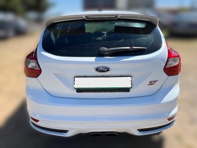 2015 Ford Focus ST3 thumbnail 4