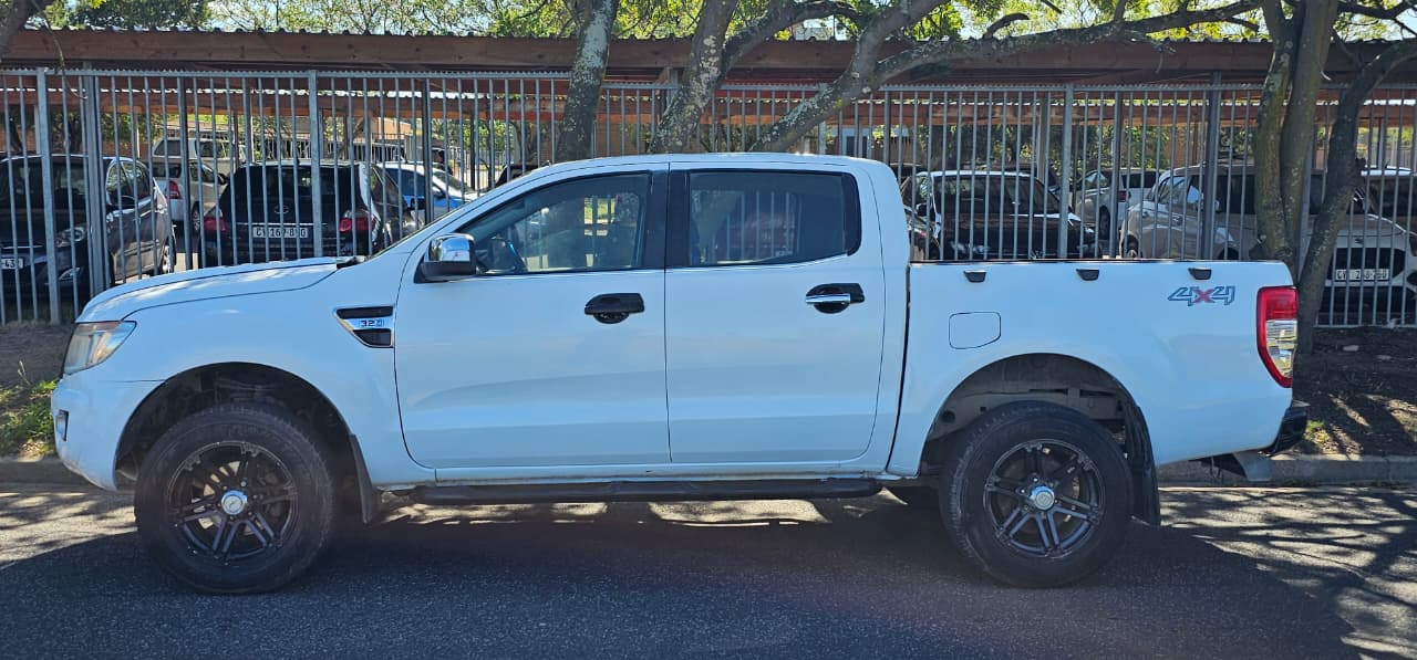 2015 Ford Ranger 3.2TDCi XLT 4x4 Double Cab thumbnail 4