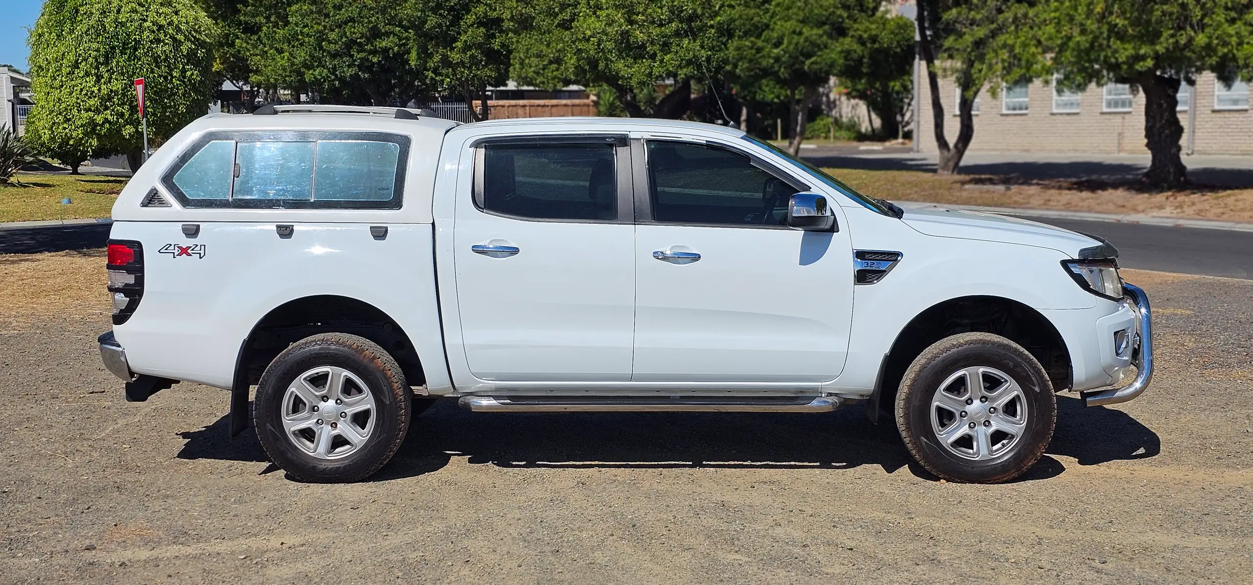 2013 Ford Ranger 3.2TDCi XLT 4x4 Double Cab thumbnail 4
