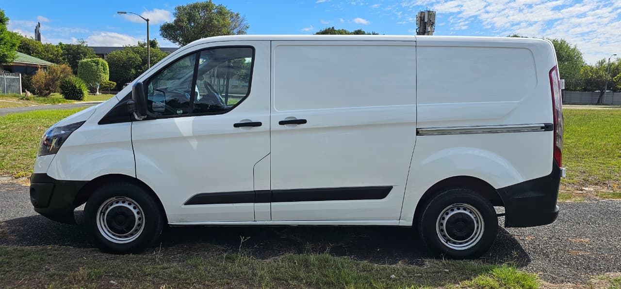 2016 Ford Transit Custom 2.2 TDCi thumbnail 3