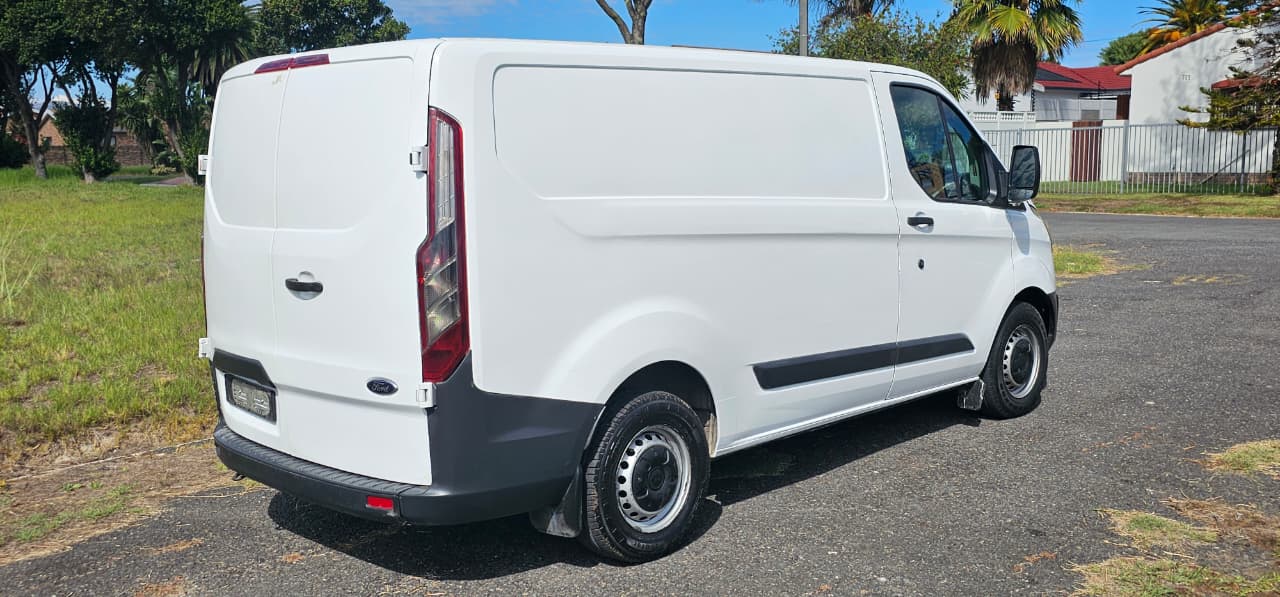 2016 Ford Transit Custom 2.2 TDCi thumbnail 6