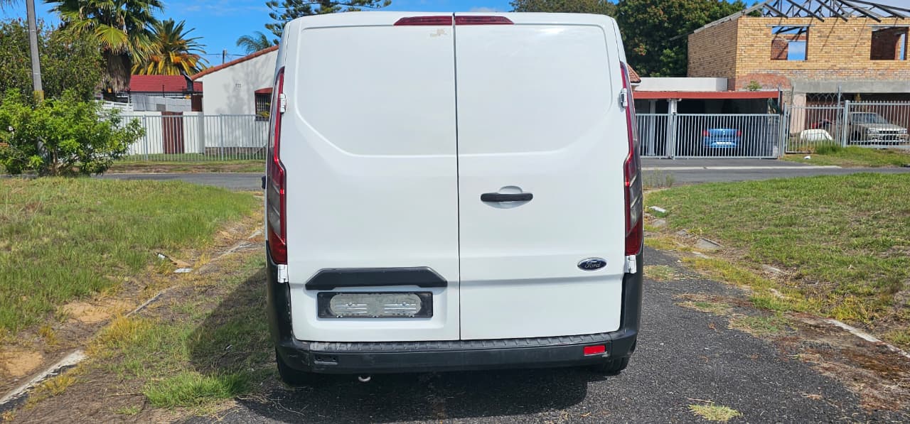 2016 Ford Transit Custom 2.2 TDCi thumbnail 8