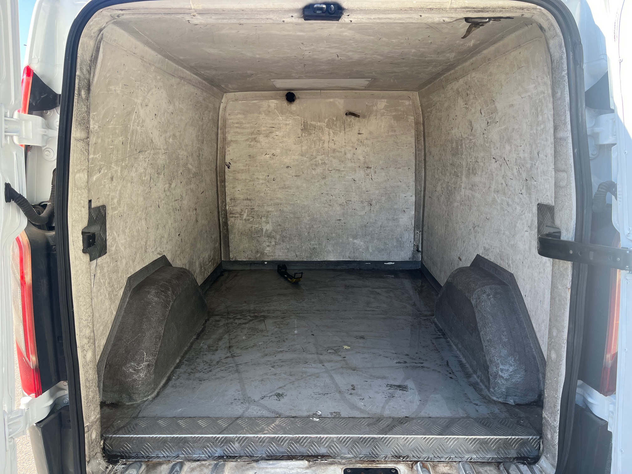 2015 Ford Transit Custom 2.2TDCi SWB Ambiente thumbnail 10