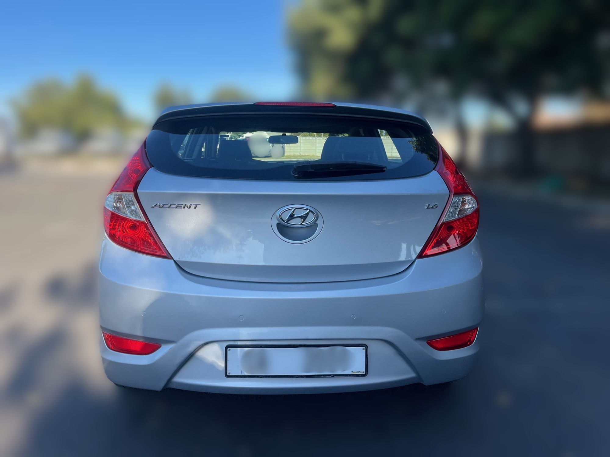 2016 Hyundai Accent 1.6i Fluid auto thumbnail 4
