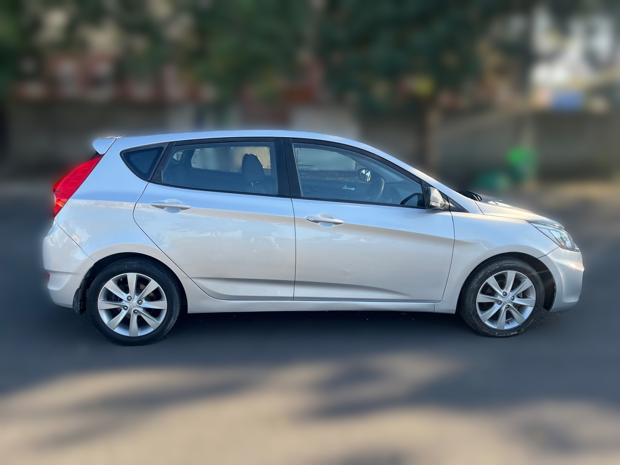 2016 Hyundai Accent 1.6i Fluid auto thumbnail 6
