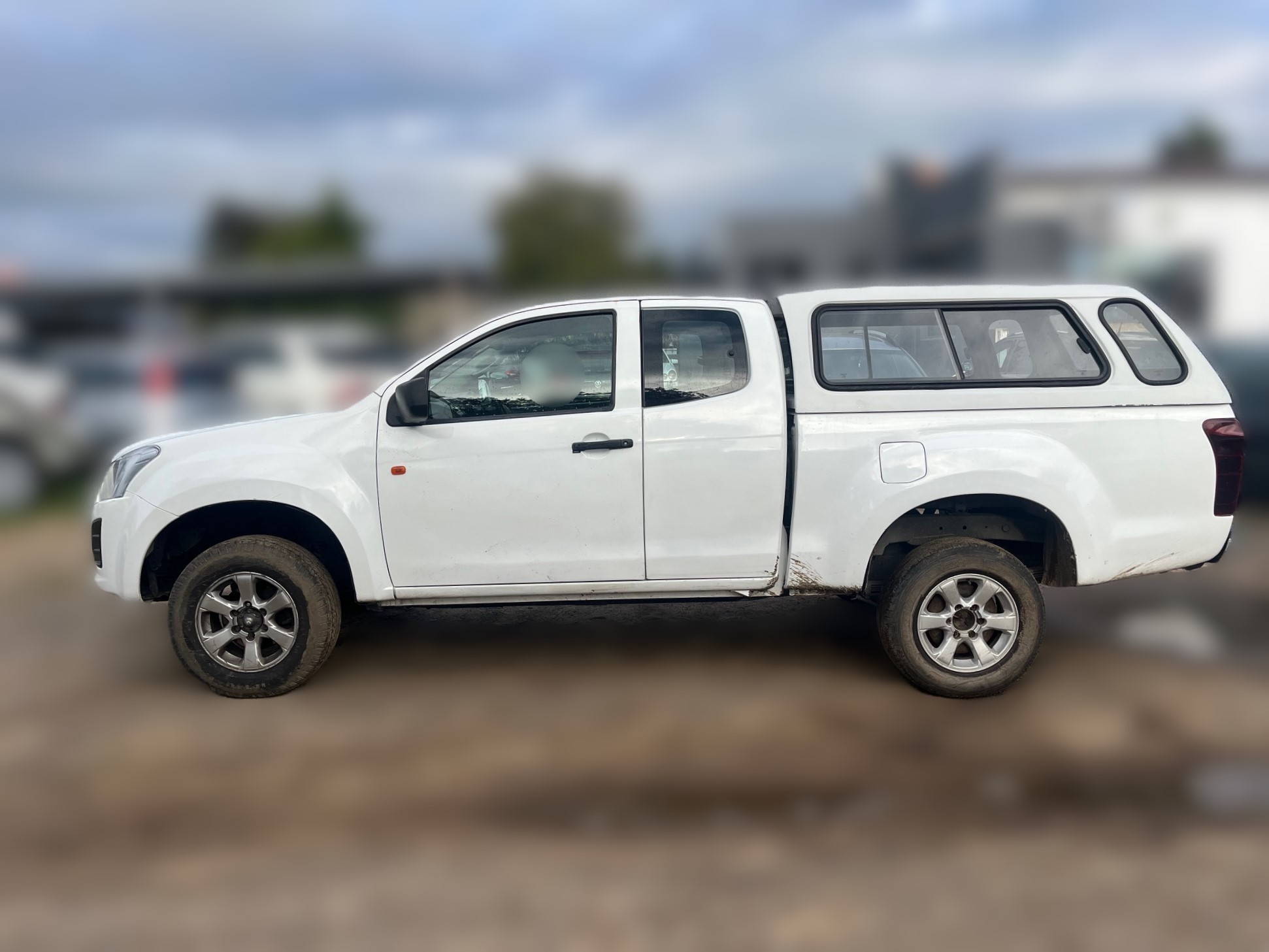 2019 Isuzu 250D-TEQ Extended Cab thumbnail 2