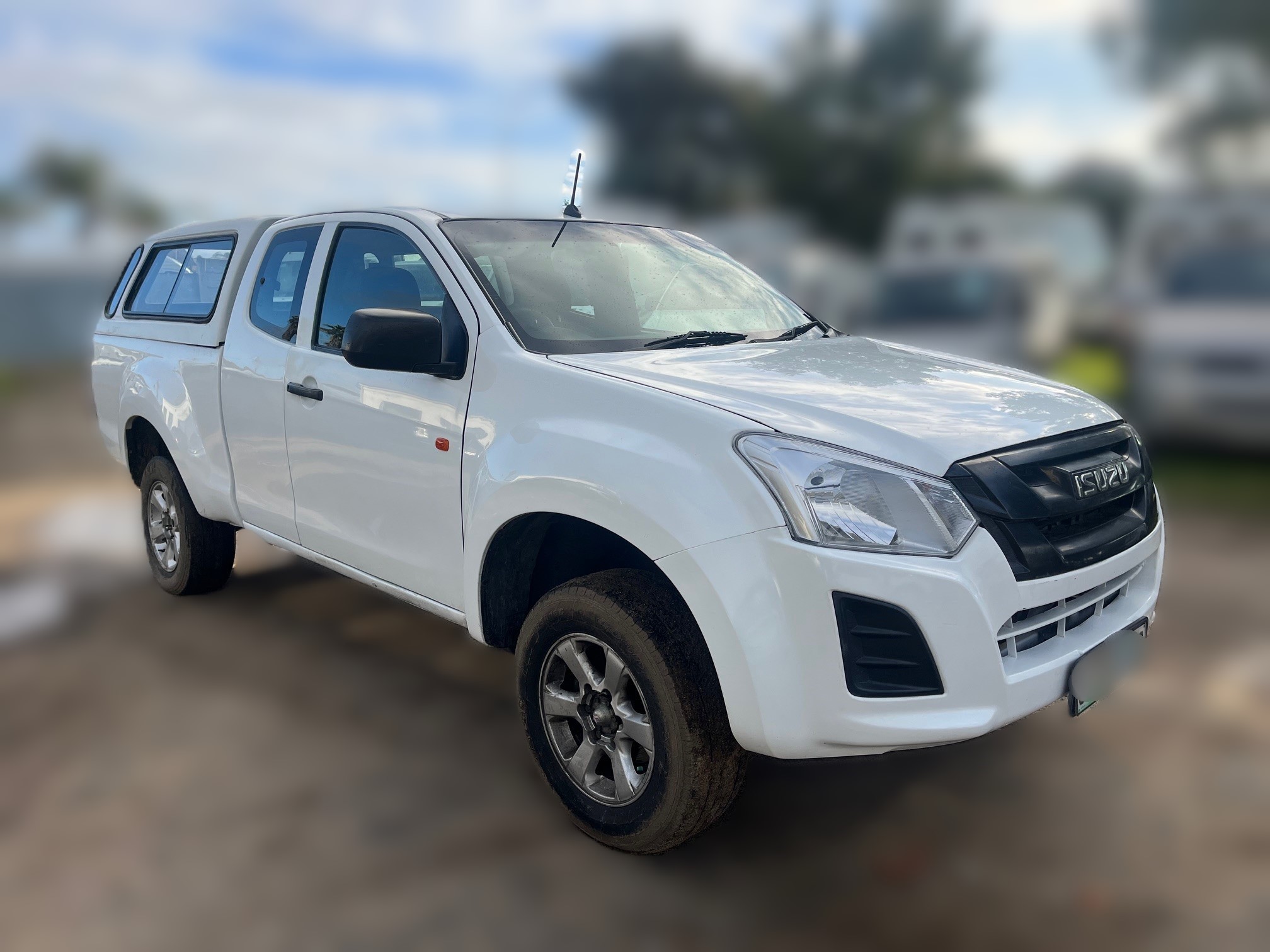 2019 Isuzu 250D-TEQ Extended Cab thumbnail 7