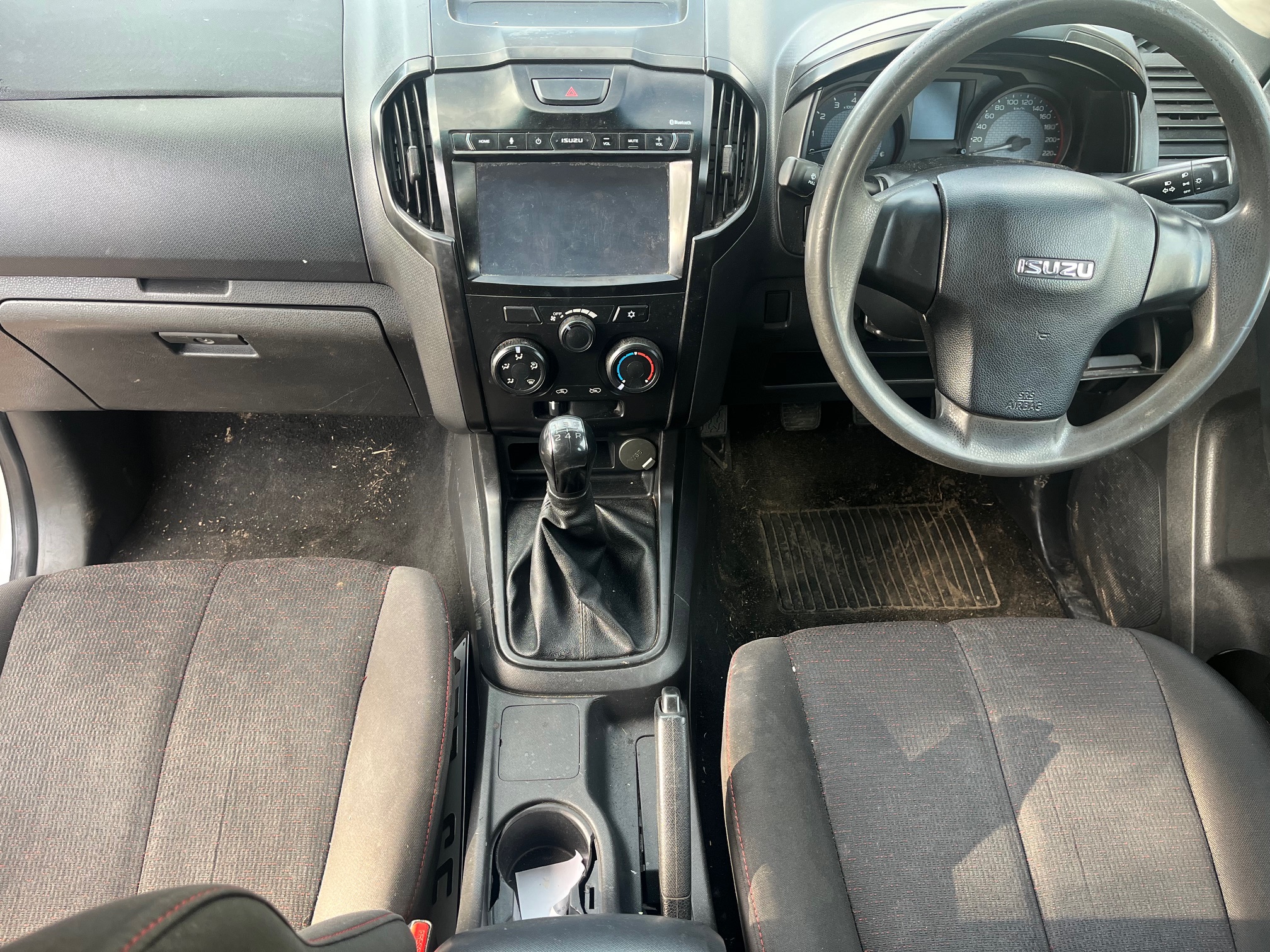 2019 Isuzu 250D-TEQ Extended Cab thumbnail 8