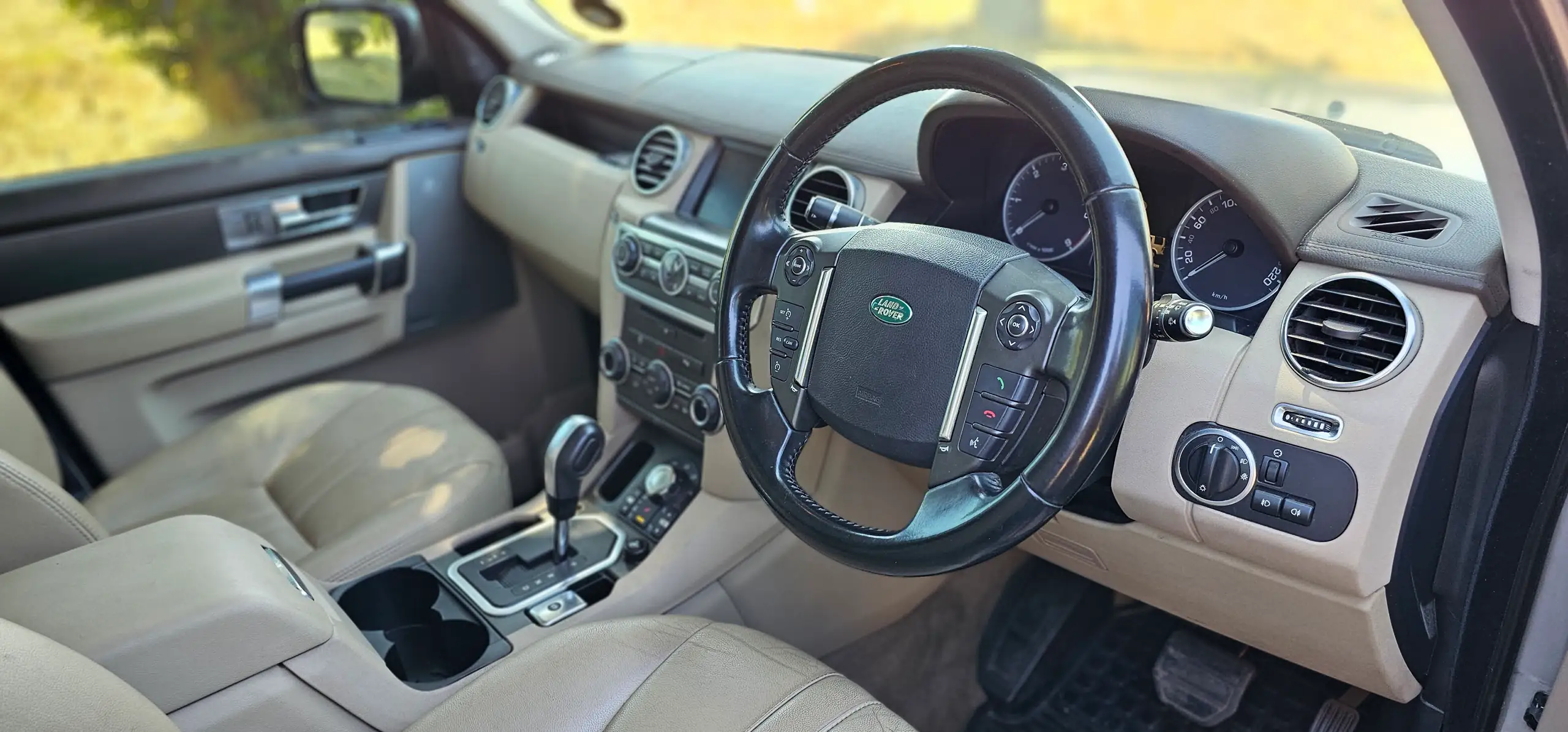 2012 Land Rover Discovery 4 SDV6 SE thumbnail 9