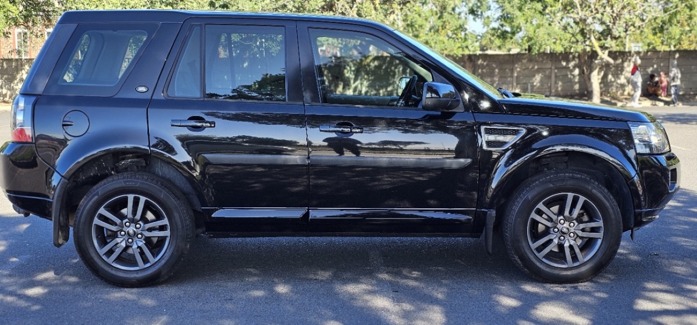 2015 Land Rover Freelander 2 2.2 SD4 XS thumbnail 8