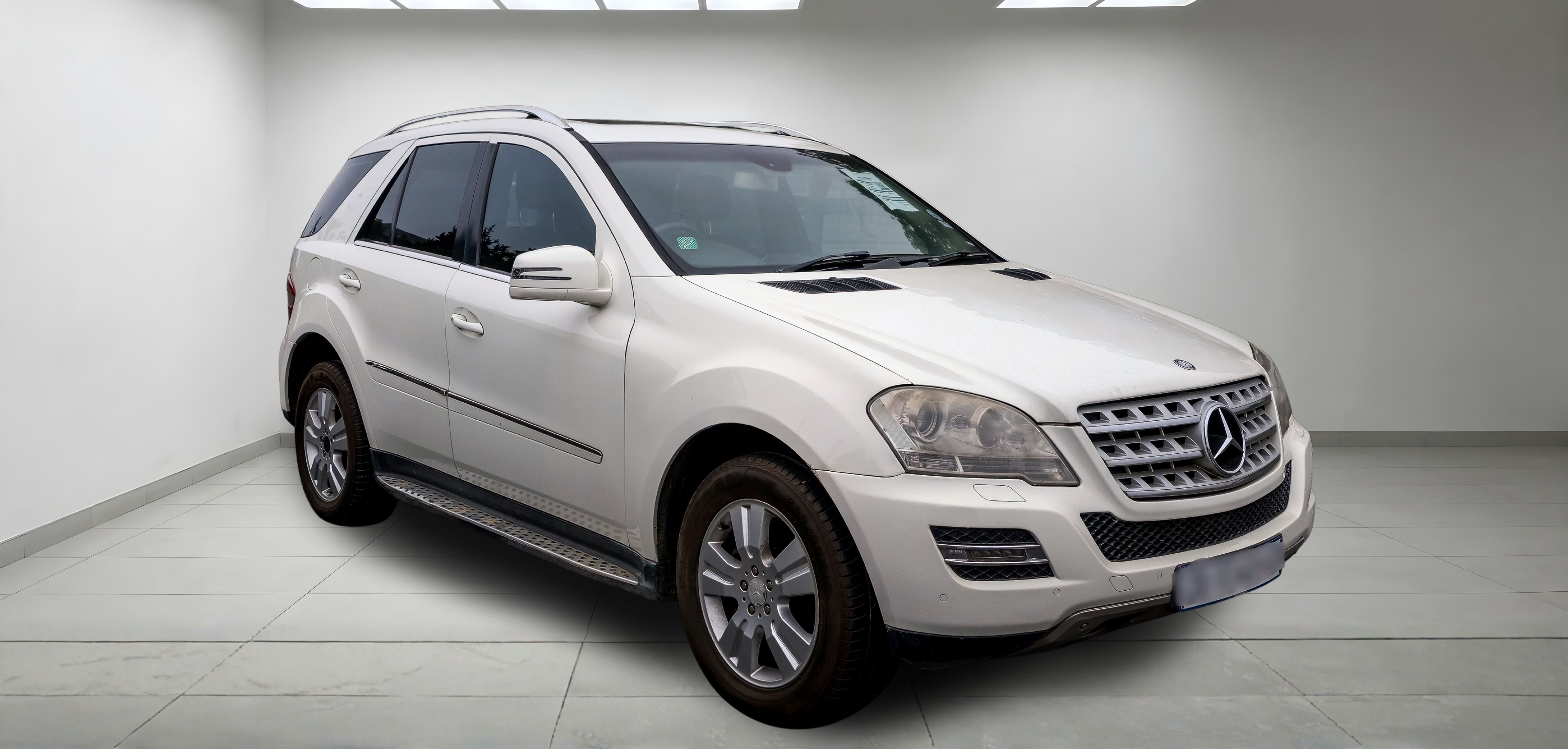 2011 Mercedes ML350 thumbnail 3