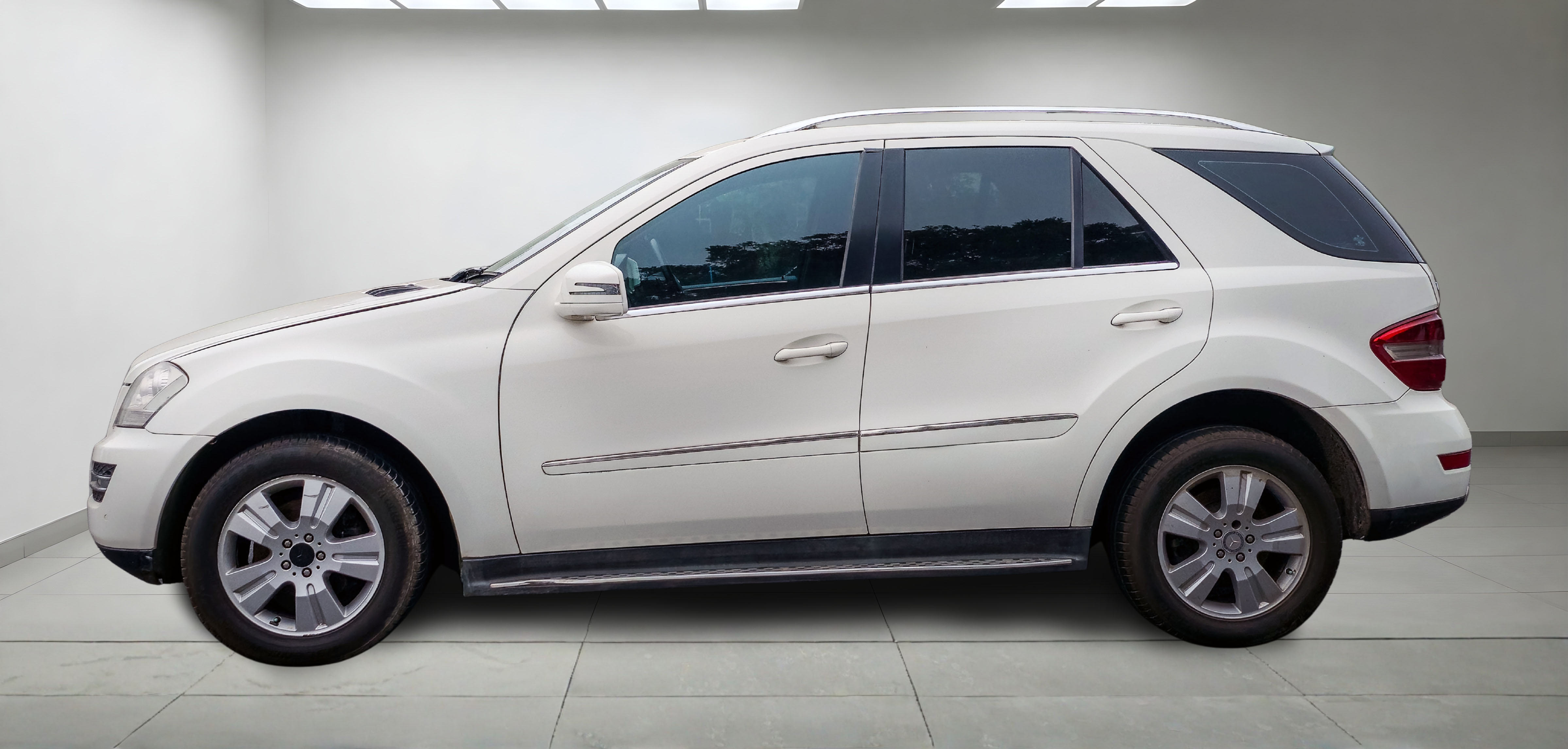 2011 Mercedes ML350 thumbnail 8