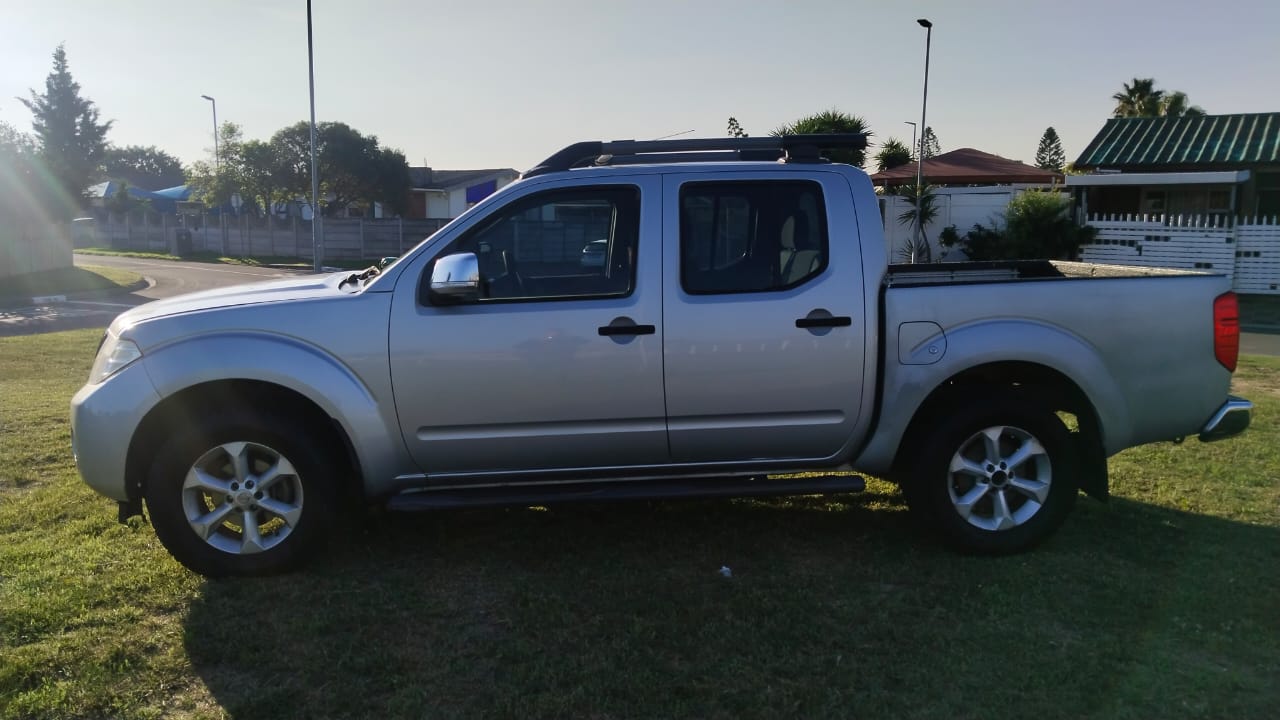 2011 Nissan  Navara 2.5 DCi 4X4 Double Cab thumbnail 2