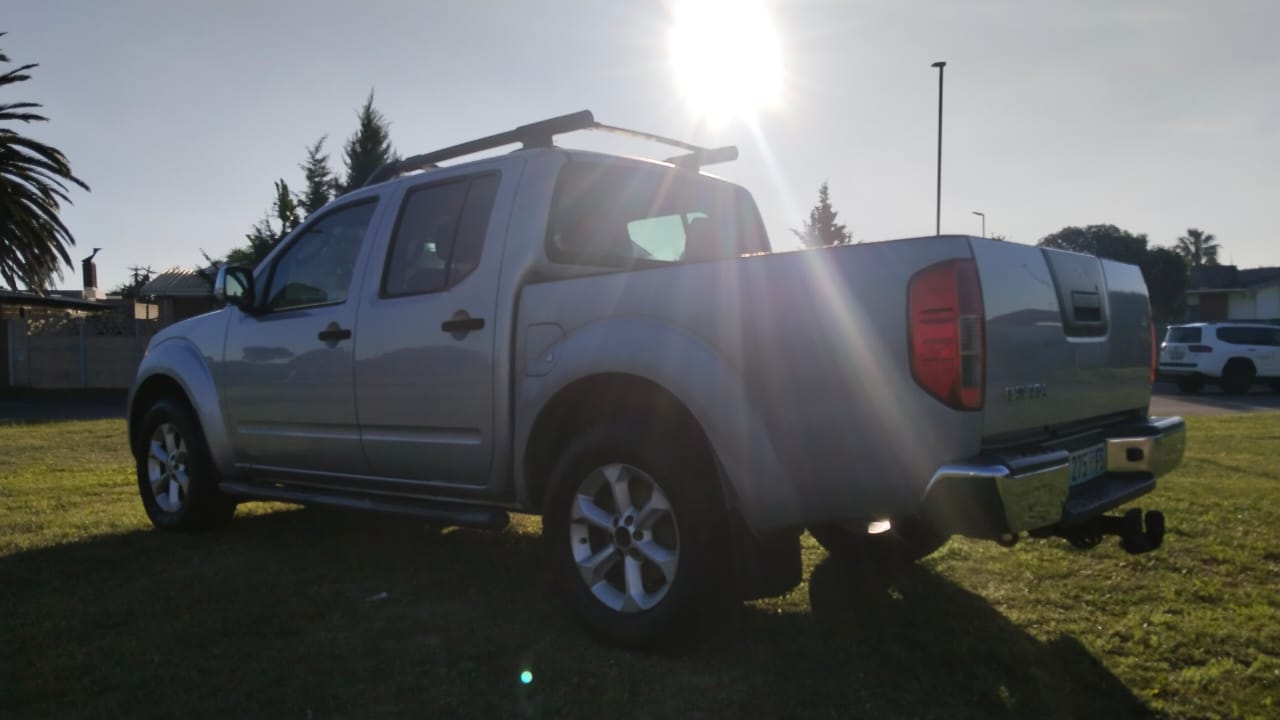 2011 Nissan  Navara 2.5 DCi 4X4 Double Cab thumbnail 5