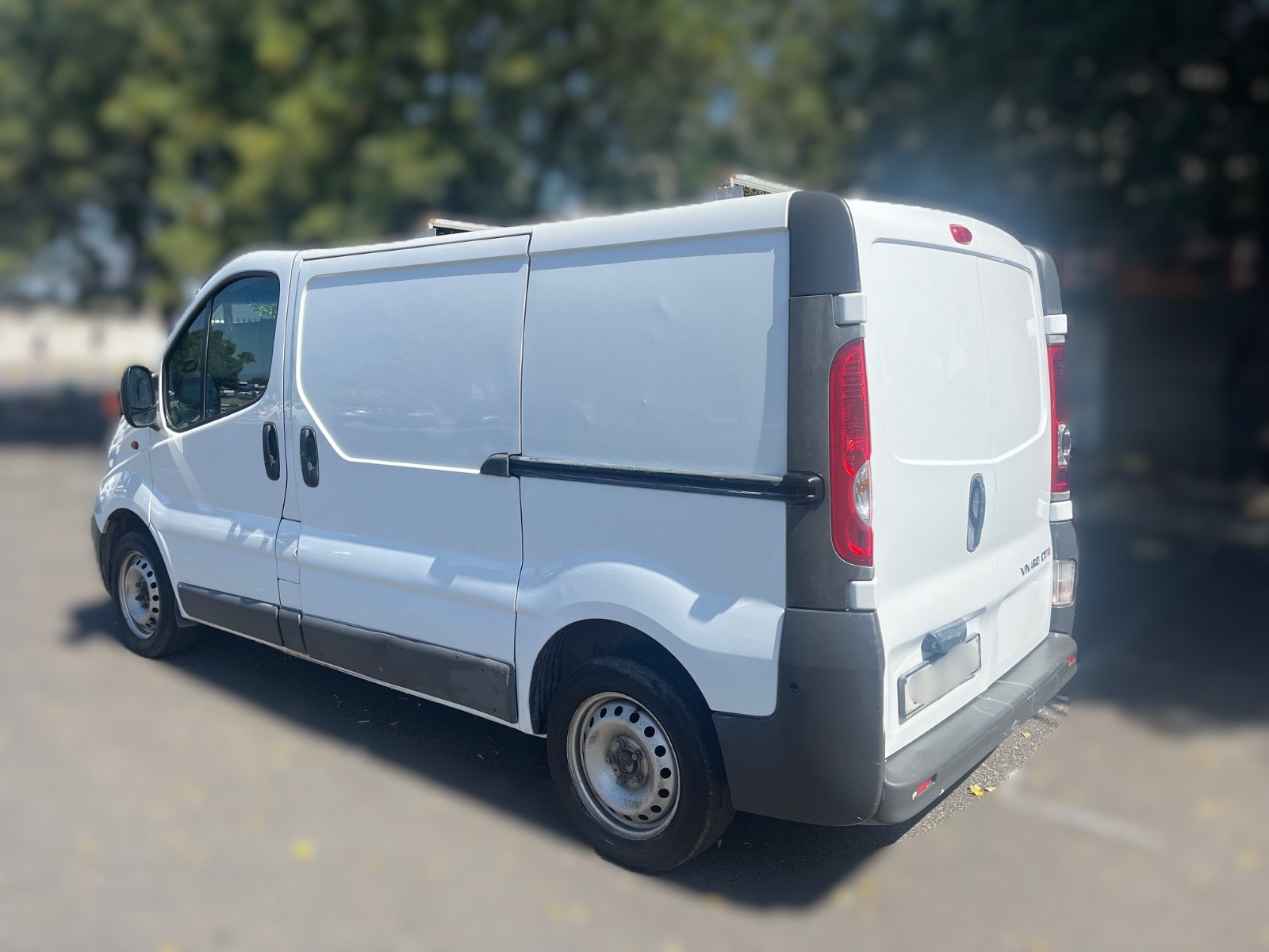 2014 Opel Vivaro 1.9 TDCi (Full Service History) thumbnail 9