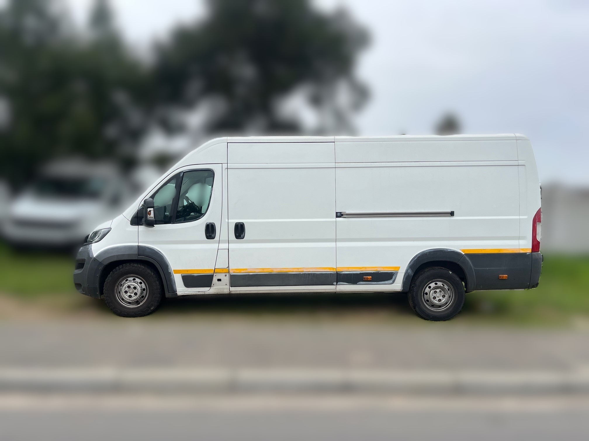 2016 Peugeot Boxer ELWB thumbnail 2