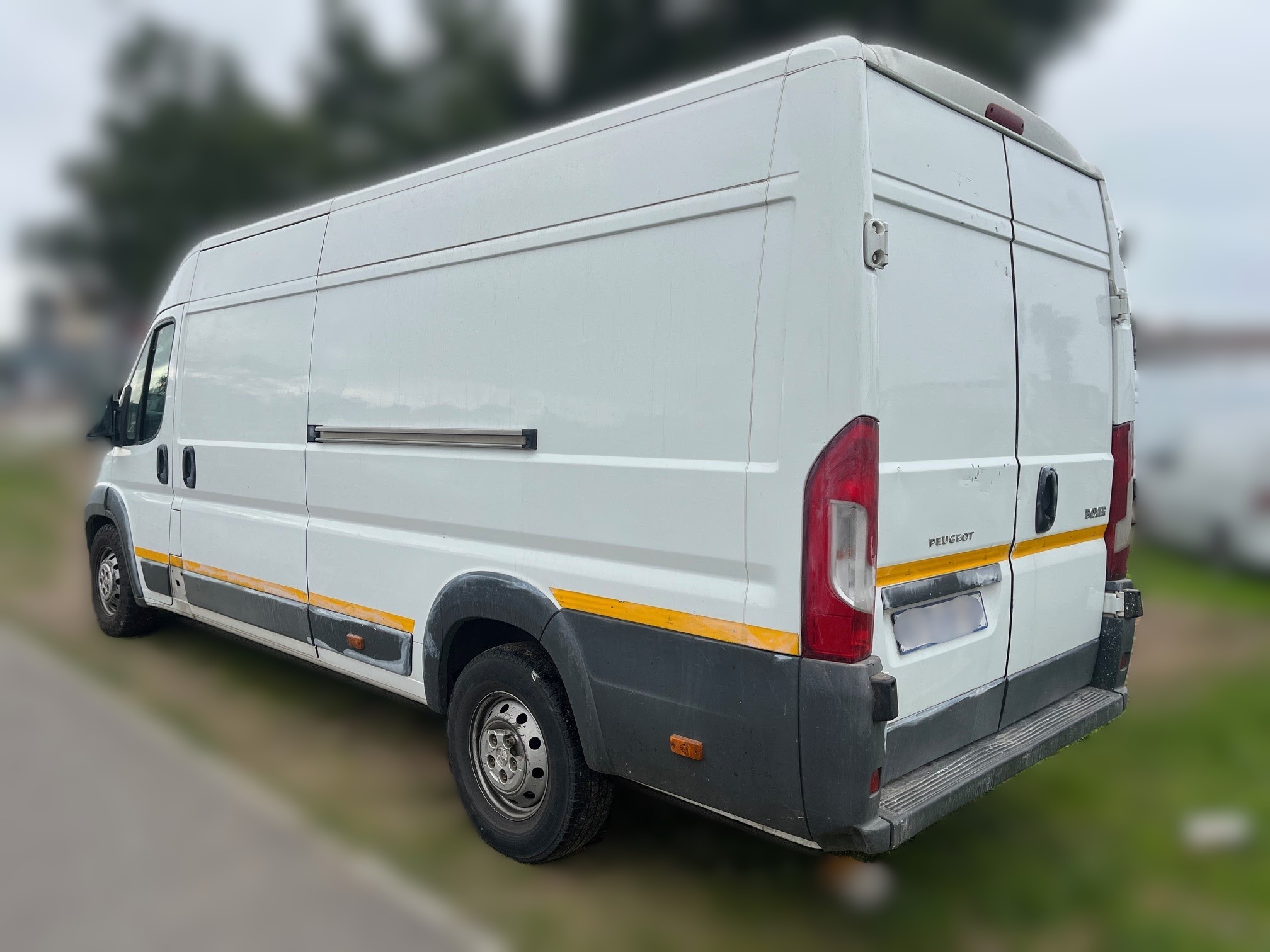 2016 Peugeot Boxer ELWB thumbnail 3