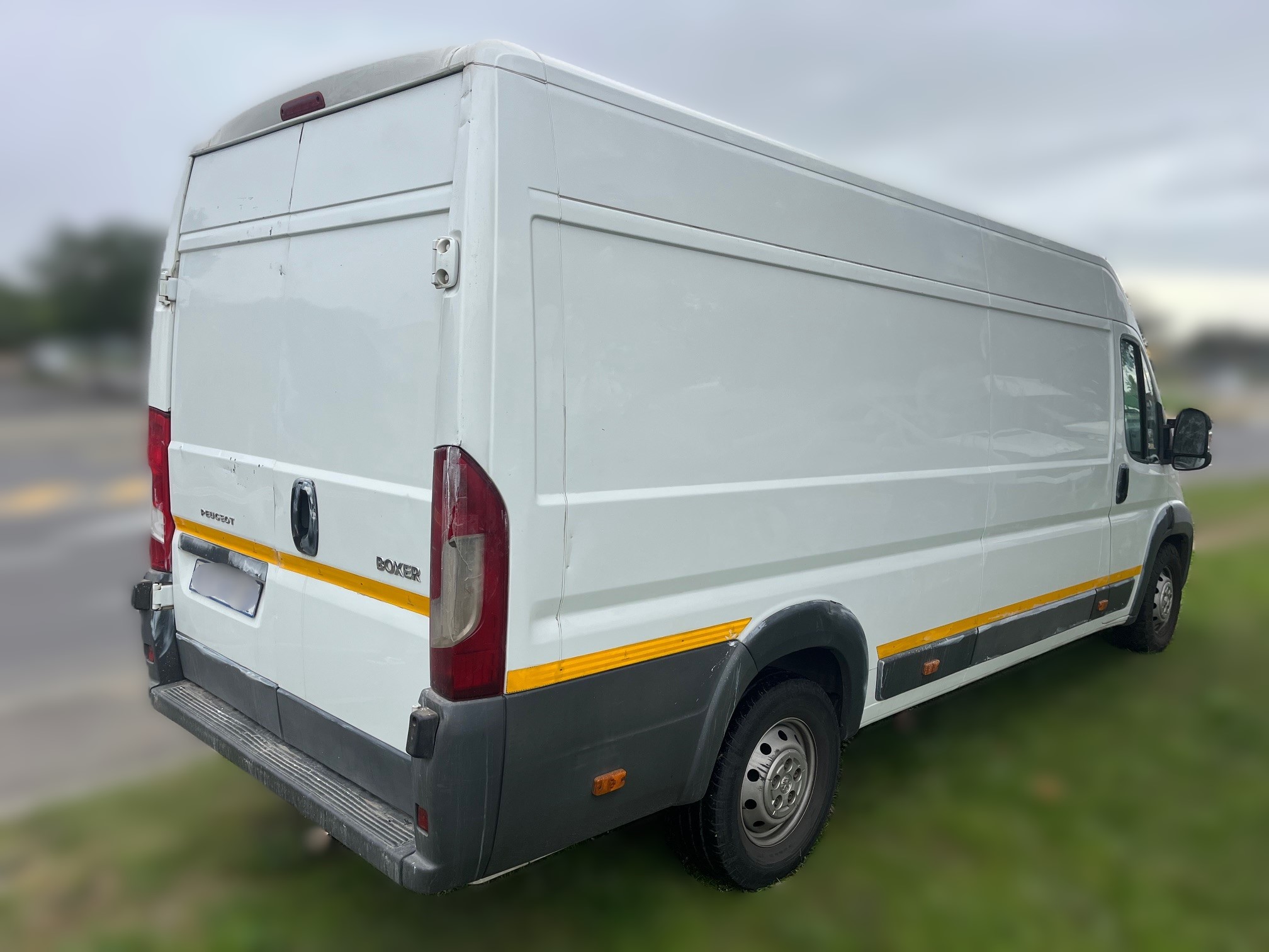 2016 Peugeot Boxer ELWB thumbnail 5