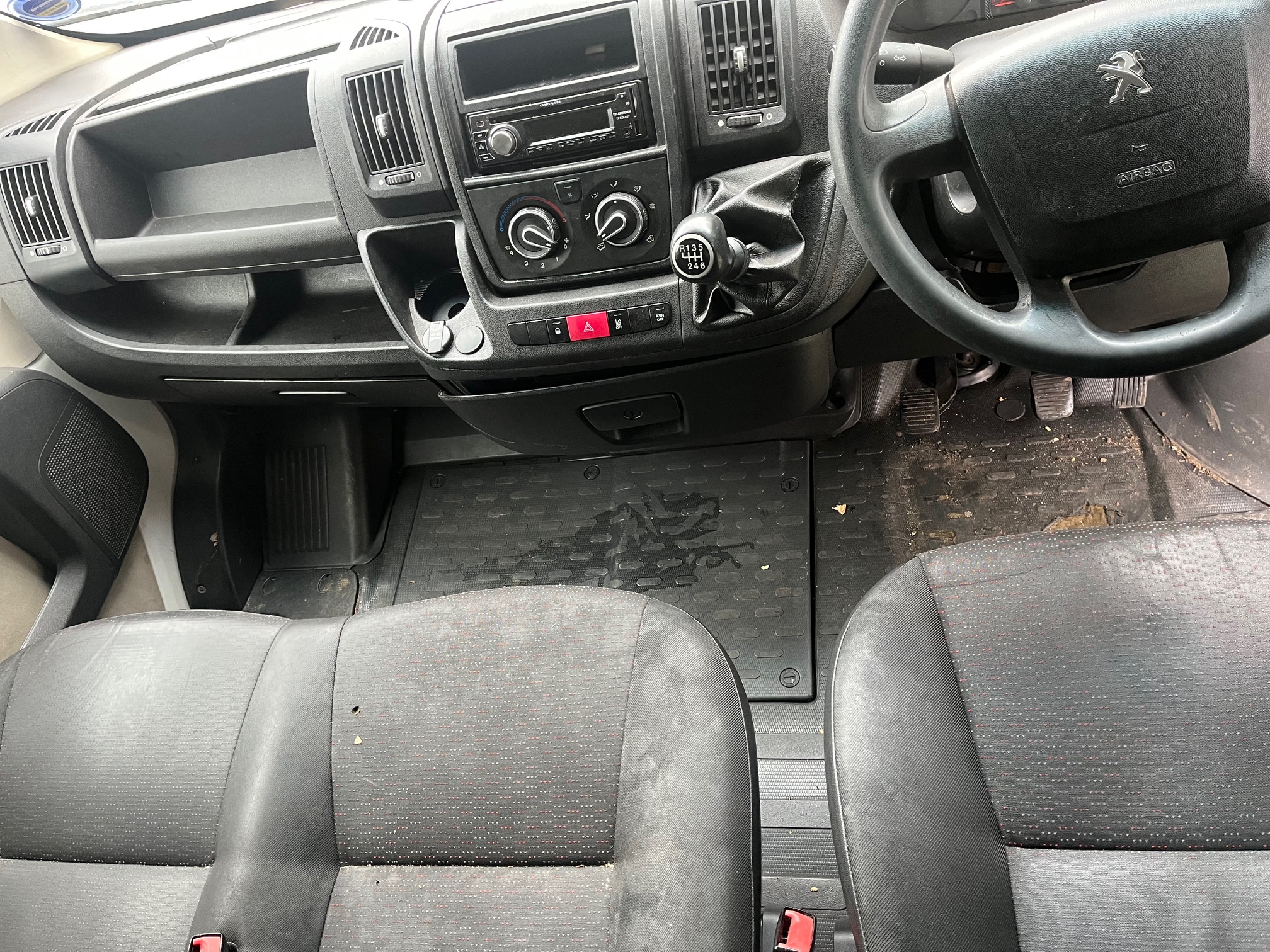 2016 Peugeot Boxer ELWB thumbnail 8