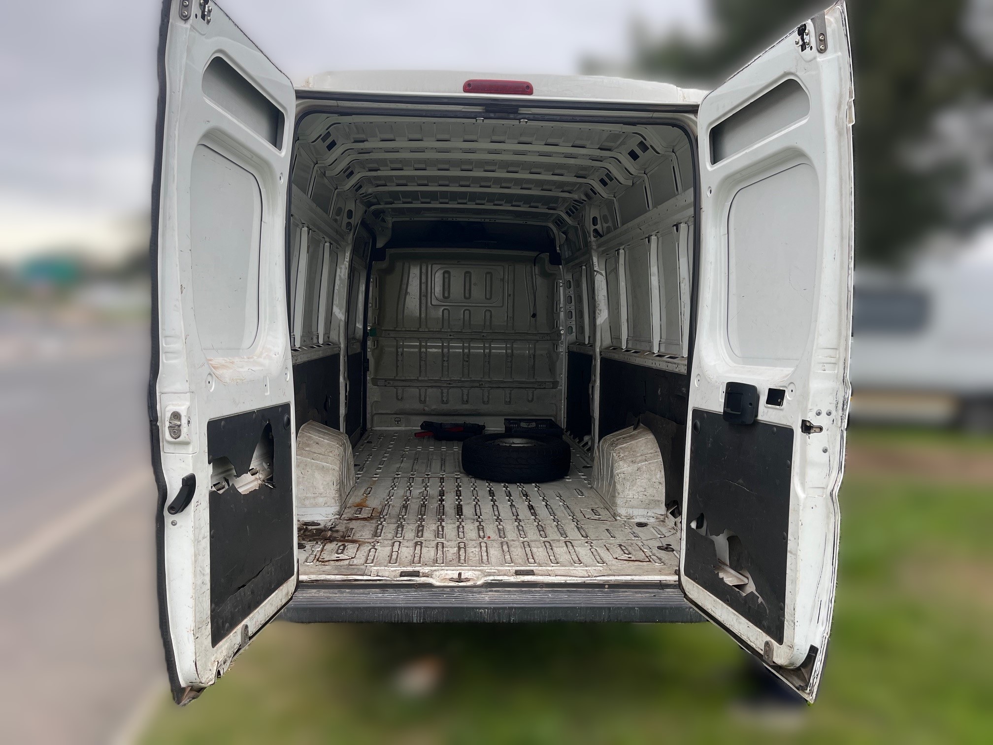 2016 Peugeot Boxer ELWB thumbnail 11