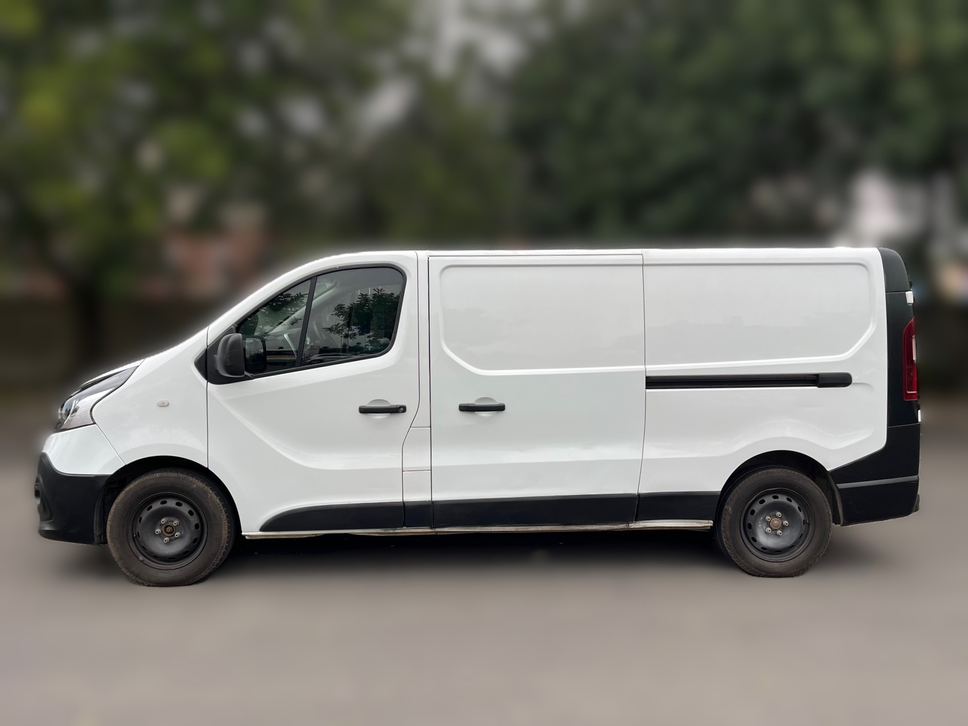 2021 Renault Trafic Panel Van thumbnail 2