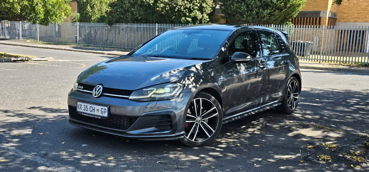 2017 Volkswagen  Golf GTD  thumbnail 5