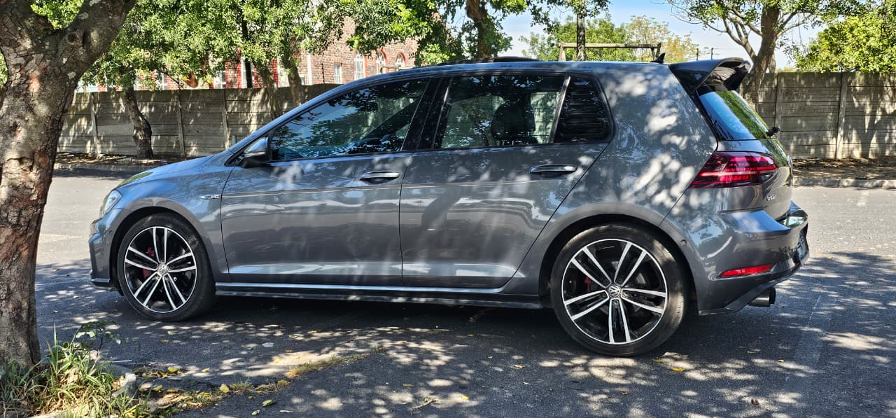 2017 Volkswagen  Golf GTD  thumbnail 6