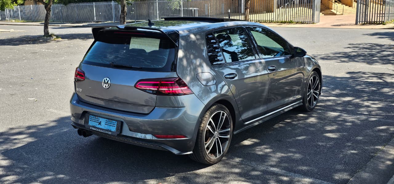 2017 Volkswagen  Golf GTD  thumbnail 7