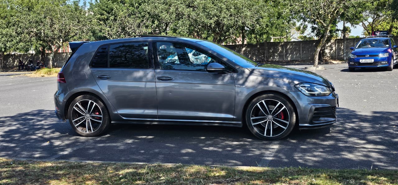 2017 Volkswagen  Golf GTD  thumbnail 8