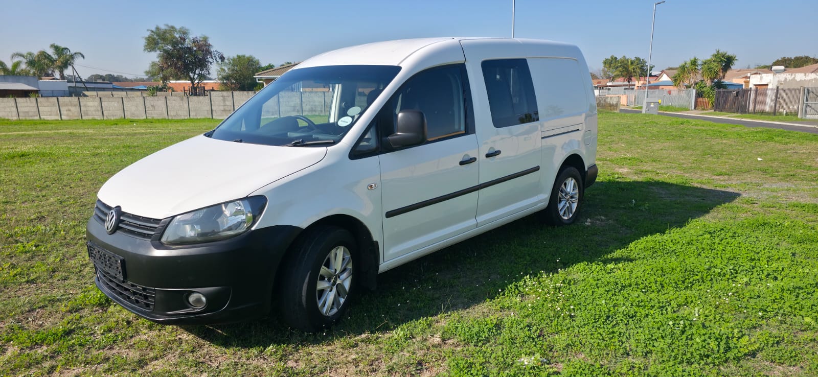 2015 Volkswagen Caddy Maxi Crew Cab 2.0 TDI thumbnail 4
