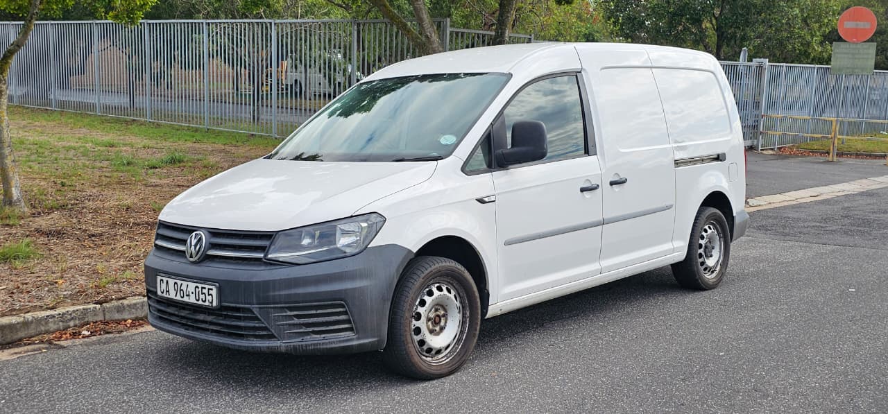 2017 Volkswagen Caddy Maxi Panel Van 2.0 TDI thumbnail 3