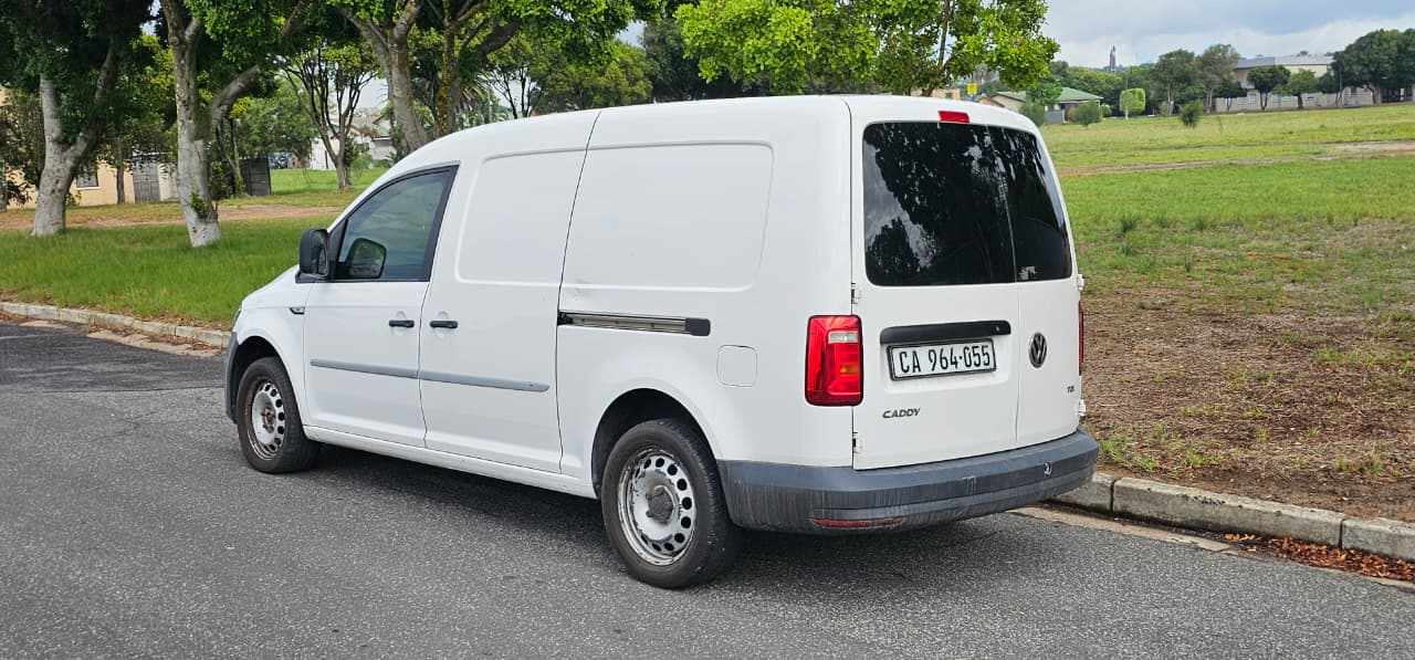 2017 Volkswagen Caddy Maxi Panel Van 2.0 TDI thumbnail 5