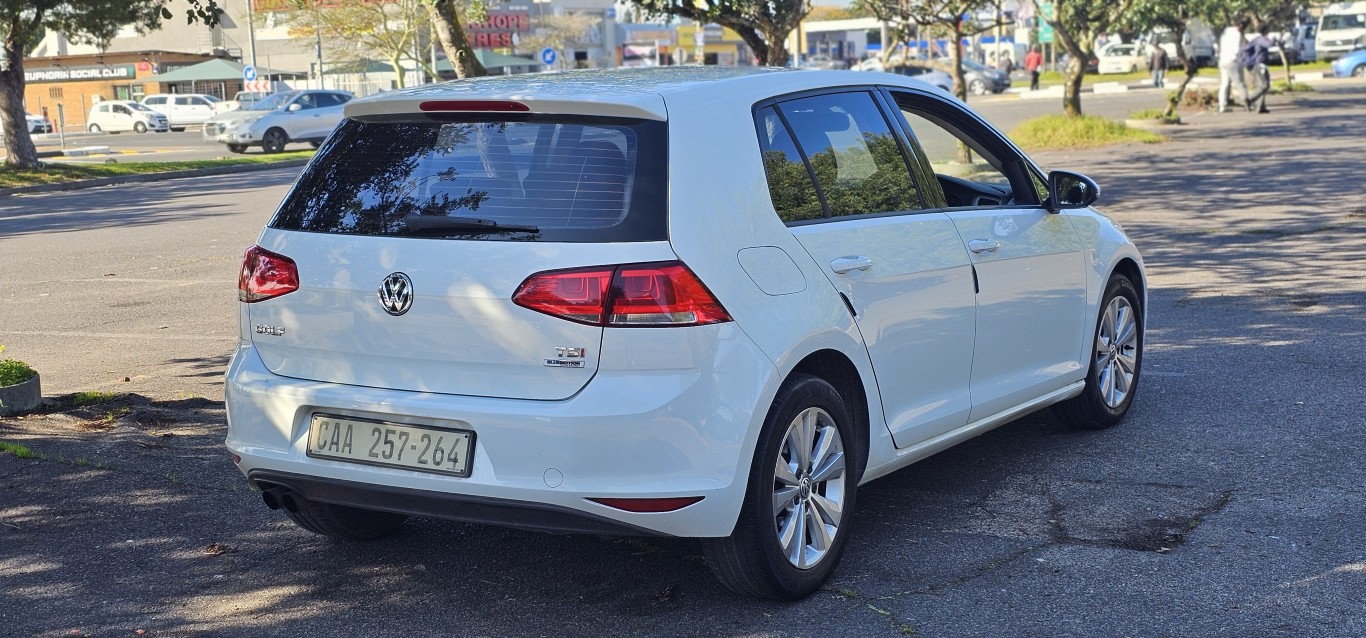 2016 Volkswagen Golf 7 1.4 TSI Comfortline thumbnail 5