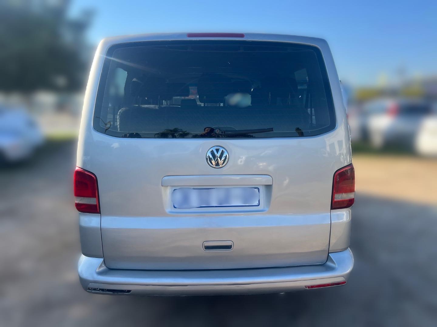 2010 Volkswagen Kombi 2.0 TDI thumbnail 4