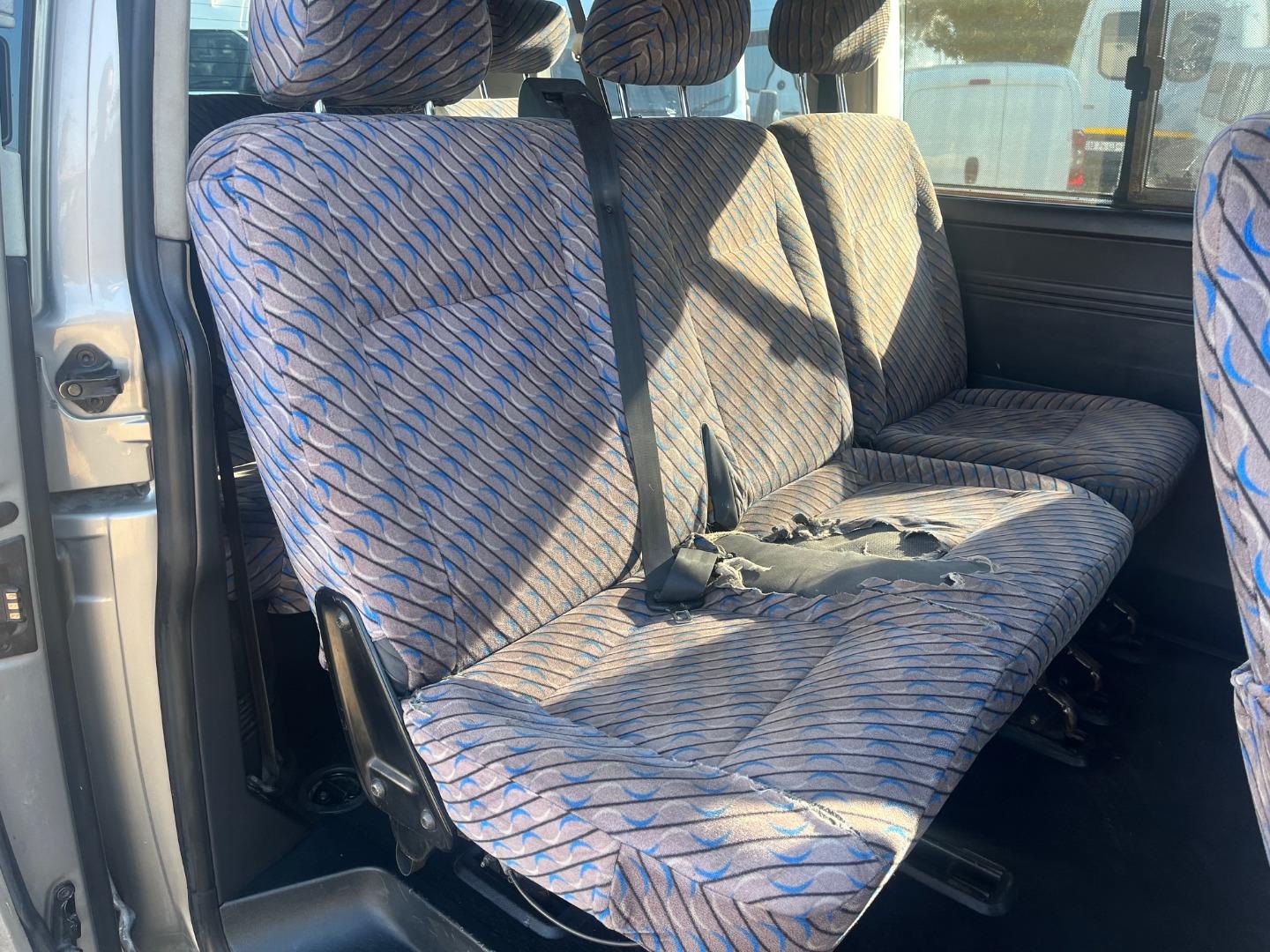 2010 Volkswagen Kombi 2.0 TDI thumbnail 9