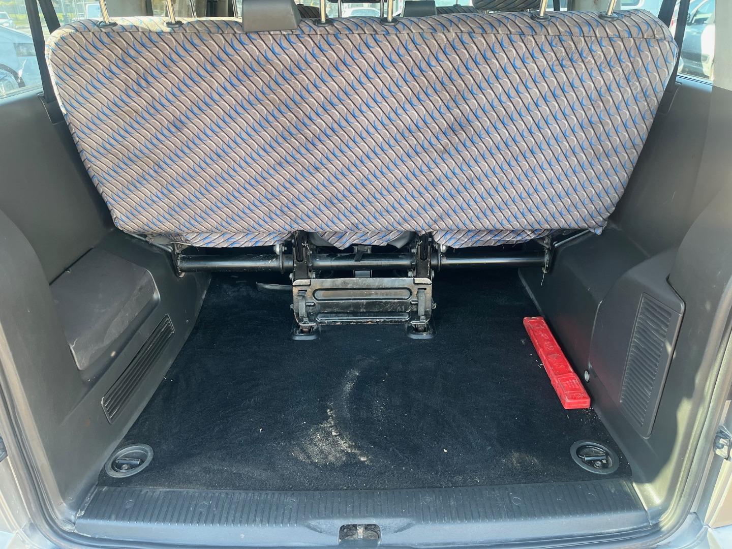 2010 Volkswagen Kombi 2.0 TDI thumbnail 11