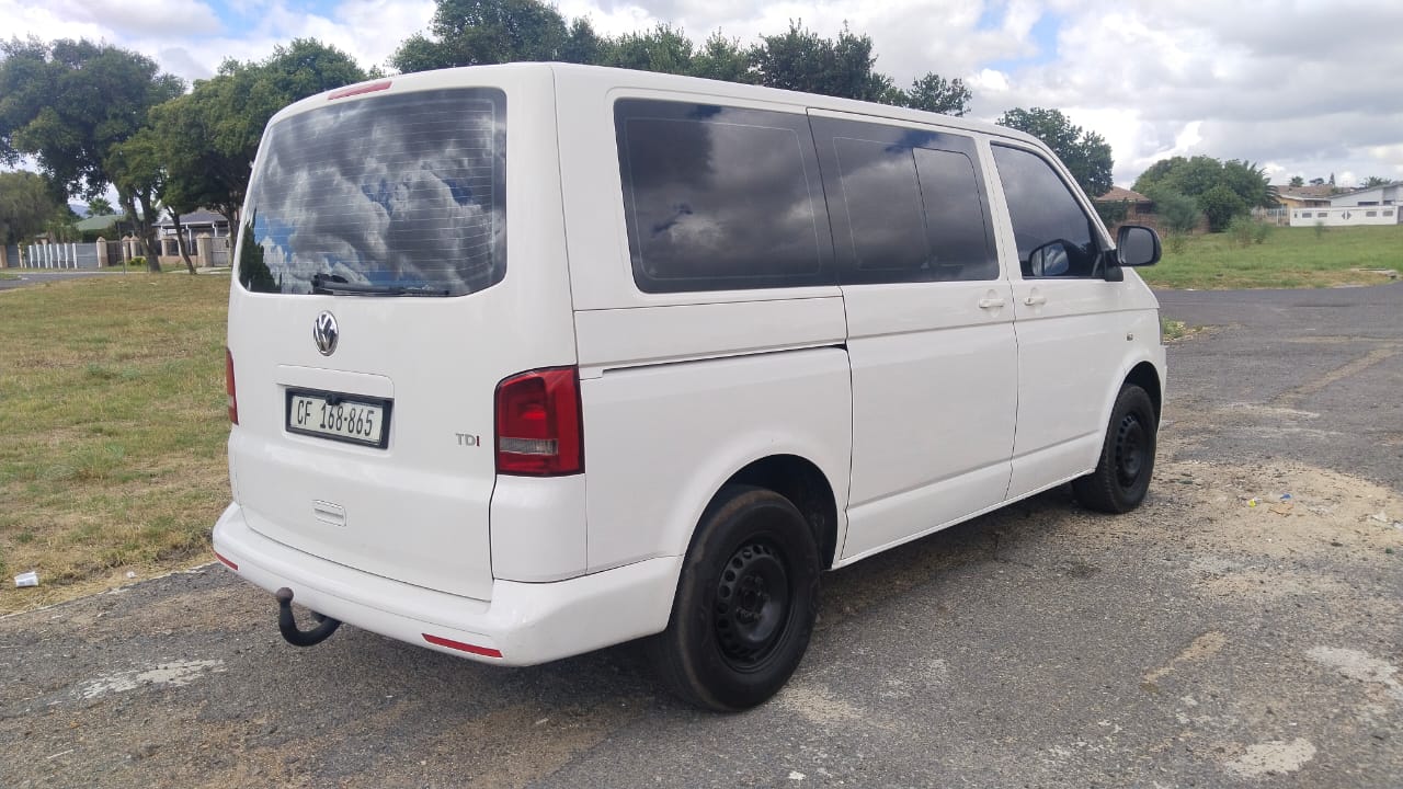 2015 Volkswagen Kombi 2.0 TDI thumbnail 4