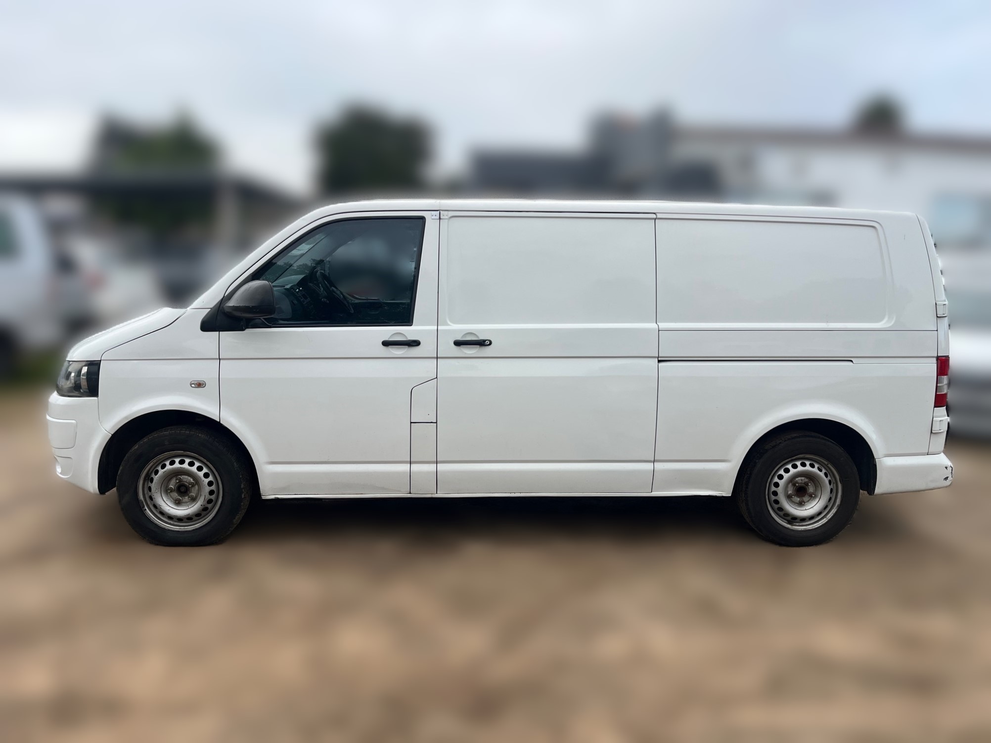 2012 Volkswagen Transporter thumbnail 2