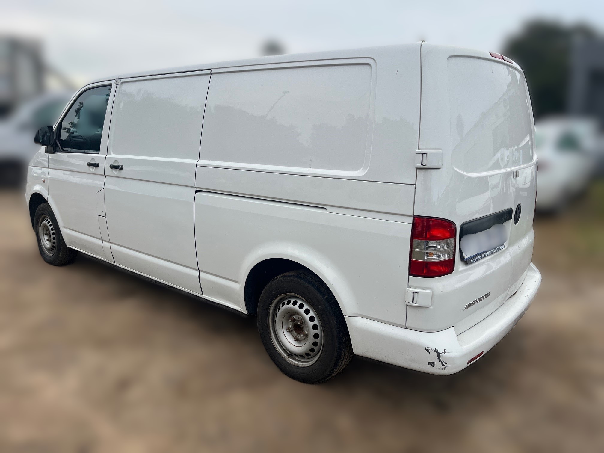 2012 Volkswagen Transporter thumbnail 3