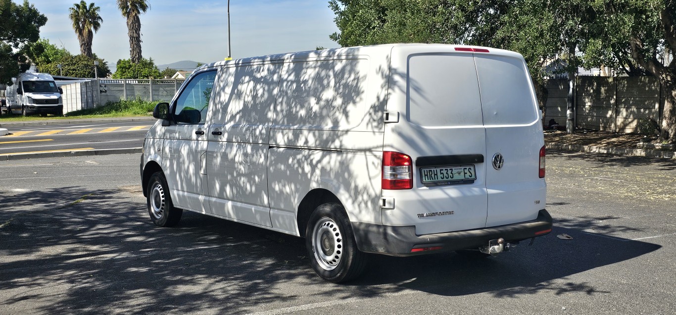 2014 Volkswagen Transporter T5 2.0 TDI Panel Van thumbnail 4