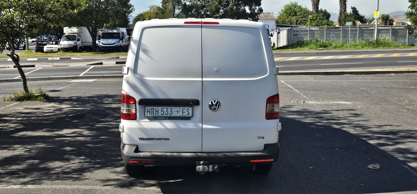 2014 Volkswagen Transporter T5 2.0 TDI Panel Van thumbnail 5